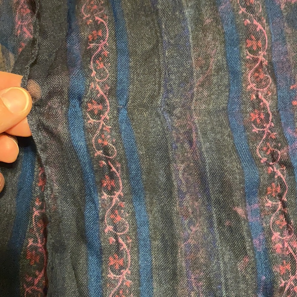Bundle of (3) Scarves - Picture 7 of 10